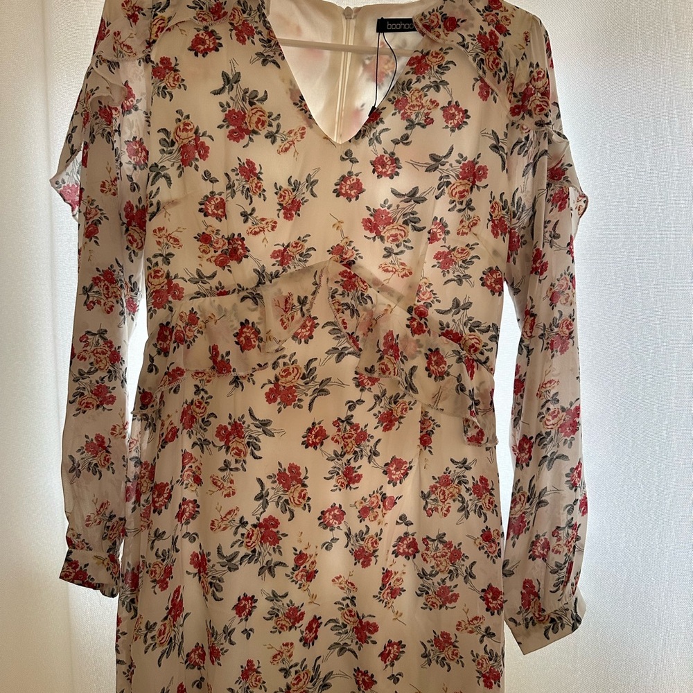 Floral Print Dress by Boohoo - Cream and Red